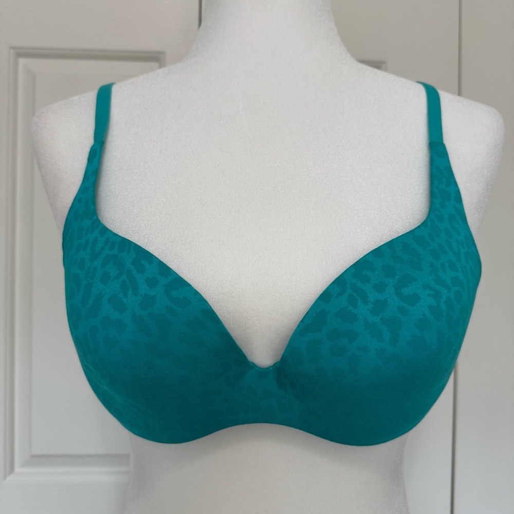 Victoria's Secret 34C Teal Animal Print Lined Demi Underwire Bra Nylon Blend EUC